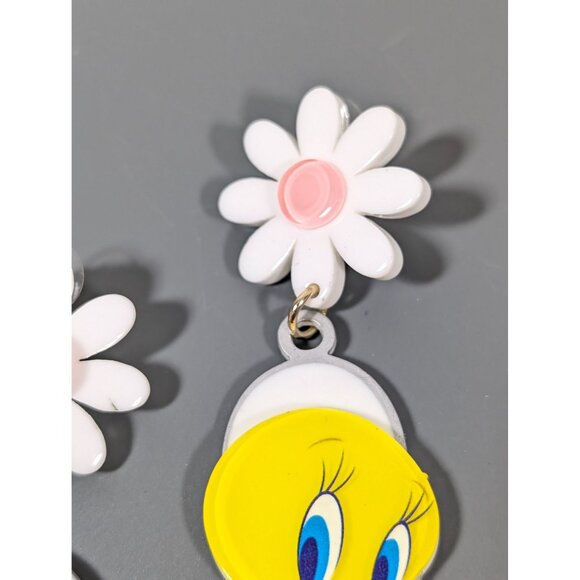 Warner Brothers Looney Tuns Tweety Bird Daisy Dangle Earrings Long - Picture 4 of 8